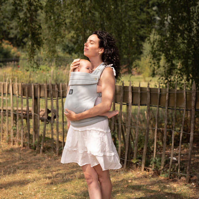 Baby Bondé Denim Cloud carrier — front view
