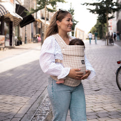 Baby Bondé Beige Houndstooth carrier — front view